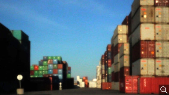 Sylvestre MEINZER, Containers, Twilight, 2013, photogram (video). © MuMa Le Havre / Sylvestre Meinzer