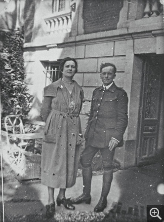 Raoul Dufy avec sa femme Émilienne pendant la Première Guerre mondiale, vers 1915, photographie. Coll. Fanny Guillon-Laffaille. © Archives Fanny Guillon-Laffaille