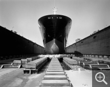Gabriele BASILICO (1944-2013), Le Havre.  The Floating Dock (Joannès Couvert Quay) with the Fort Fleur d’Epée, a CMA Ship, in the Careenage, 1984, gelatin silver bromide print, 50 x 60 cm. © Gabriele Basilico