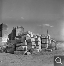 Anonyme (photographe du MRU), Recovering Materials, 27 juin 1946. Photothèque de la DICOM © MEDDE / MLETR