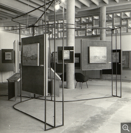 Vue de l’exposition Collection Brindeau, Palais de la Bourse, Le Havre (19 juillet – août 1958). . Le Havre, Archives du musée d’art moderne André Malraux