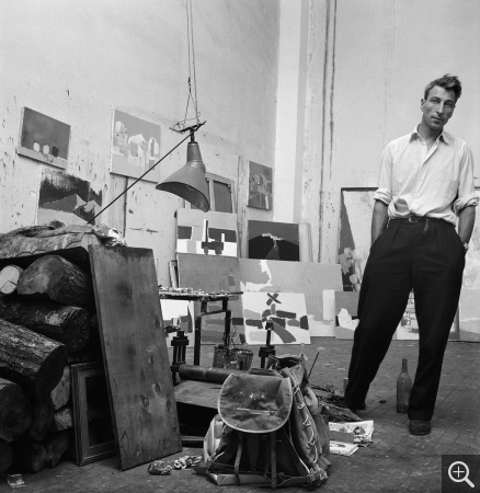 Denise COLOMB (1902-2004), Nicolas de Staël in his studio, Rue Gauguet, Paris, 1954, photography. © Ministère de la Culture — Médiathèque du Patrimoine, Dist. RMN-Grand Palais / Denise Colomb — Service de presse, MuMa le Havre