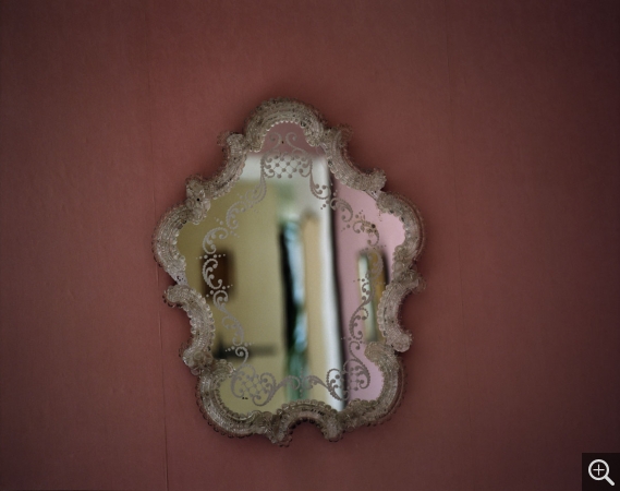 Manuela MARQUES (1959), Miroir 1, 2010, photographie couleur, tirage C-print, 103 x 129 cm. © Manuela Marques © Adagp, Paris, 2017