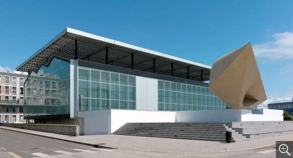 MuMa, overview, northwestern facades, view of The Signal post-restoration, 2012. © MuMa Le Havre / Florian Kleinefenn