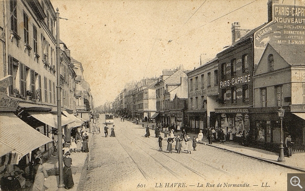 Le Havre - La rue de Normandie., carte postale,  14 x 9 cm. archives municipales du Havre. © Archives municipales Le Havre