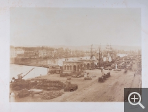 Auguste Rosalie BISSON et Louis Auguste BISSON, Rouen, le port maritime, près du pont suspendu, 1857, tirage sur papier albuminé d’après négatif sur verre au collodion, 32 x 44, 5 cm. Collection Pierre Gaston