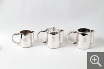 Service d'orfèvrerie "Transat" pour la salle à manger des 1ères classes du paquebot NormandieMaison Christofle (réalisation 1935), réalisé pour le paquebot Normandie à la demande de la Compagnie Générale transatlantique, métal argenté, 1933-1935. collection Frédéric Gros ©Stéphane Pons