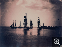 Gustave LE GRAY (1820-1884), Bateaux quittant le port du Havre, 1856, , 32 x 42 cm. 