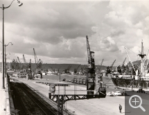 René-Jacques, Rouen s.t. [Vue du port], vers 1950, Tirage original aux sels d’argent, 28 x 23 cm. Le Havre - musée d’art moderne André Malraux - don Galerie Françoise Paviot - 2017. ©MuMa Le Havre/ René-Jacques