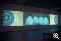 Dana CLAXTON (1959), Rattle, 2003, installation vidéo à quatre canaux (4 DVD), 140 x 365 cm. Collection de l’artiste. © Dana Claxton