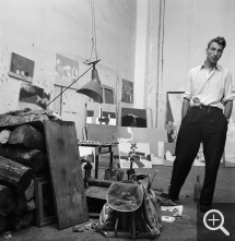 Denise COLOMB (1902-2004), Nicolas de Staël in his studio, Rue Gauguet, Paris, 1954, photography. © Ministère de la Culture — Médiathèque du Patrimoine, Dist. RMN-Grand Palais / Denise Colomb — Service de presse, MuMa le Havre