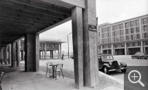 Lucien HERVÉ (1910-2007), Le Havre, la rue Saint-Jacques, à l'angle de la rue de Paris , 1956, photographie argentique, 32 x 48,6 cm. © Lucien Hervé