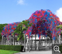 Claude CORMIER (1960), Installation artistique de la Pergola, Le Havre, 2006, 90 000 boules de Noël de couleurs vives. Collection de l’artiste. © Claude Cormier