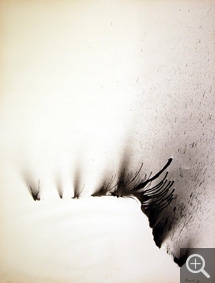 Albert FERAUD (1921-2008), Sans titre, 1976, encre de Chine, seringue hypodermique et air comprimé, 65 x 50 cm. MuMa Le Havre. © Droits réservés - © ADAGP, Paris, 2023