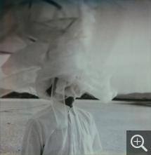 Corinne MERCADIER (1955), Une fois et pas plus 43, 2000-2003, tirage argentique d'après Polaroid SX70, 100 x 101 cm. © Corinne Mercadier, courtoisie Galerie Binôme