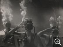 Sans légende (Le Commandant Le Prieur et Jean Painlevé), 1936, gelatin silver print, 17.8 x 23.8. Paris, galerie Françoise Paviot. © Philippe Halsman/ Magnum Photos