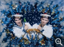 PIERRE ET GILLES - Pierre Commoy (1950) et Gilles Blanchard (1953), The Two Sailors – Self-portrait, 1993, painted photograph - unique piece, 69 x 87 cm. . © Pierre et Gilles