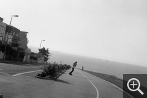 Bernard PLOSSU (1945), Sans titre, octobre 2013, photographie argentique. Le Havre. © Bernard Plossu