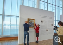 Le tableau est accroché sous l'oeil des caméras. © MuMa Le Havre / Claire Palué