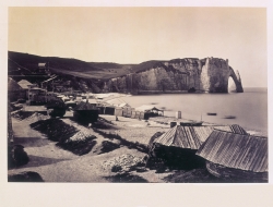 Alphonse DAVANNE, N°2 Etretat Falaise de gauche, 1864, Tirage sur papier albuminé d’après négatif sur verre, 24 x 31 cm. Paris - Bibliothèque nationale de France