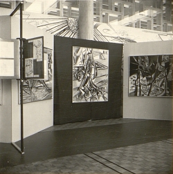 Vue de l’exposition Forces et rythmes de l’industrie présentée au Palais de la Bourse au Havre (9 janvier – 8 février 1960). . Le Havre, Archives du musée d’art moderne André Malraux