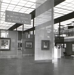 Vue de l’exposition Raoul Dufy, 70 œuvres léguées au musée du Havre organisée au Musée-Maison de la Culture (29 juin – 30 septembre 1963).. Le Havre, Archives du musée d’art moderne André Malraux Vue de l’exposition Raoul Dufy, 70 œuvres léguées au musée du Havre organisée au Musée-Maison de la Culture (29 juin – 30 septembre 1963).. Le Havre, Archives du musée d’art moderne André Malraux