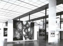 Vue de l’exposition Espace poétique de l’industrie, tapisseries de Louis-Marie Jullien, Musée-maison de la Culture du Havre (23 mai – 22 juin 1964). . Le Havre, Archives du musée d’art moderne André Malraux Vue de l’exposition Espace poétique de l’industrie, tapisseries de Louis-Marie Jullien, Musée-maison de la Culture du Havre (23 mai – 22 juin 1964). . Le Havre, Archives du musée d’art moderne André Malraux