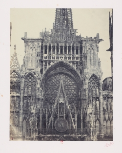 Auguste Rosalie BISSON et Louis Auguste BISSON, Cathédrale de Rouen, portail et son couronnement, 1858, tirage sur papier albuminé d’après négatif sur verre au collodion, 45,2 x 35,1 cm. Bibliothèque nationale de France