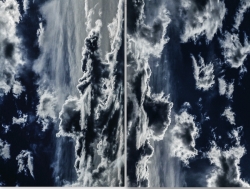 Manuela MARQUES (1959), Phénomène 1, Phénomène 2, 2019, diptyque, impression pigmentaire sur papier R.C, 140 x 93 cm. courtesy galerie Anne Barrault. © ADAGP, Paris 2022 Manuela MARQUES (1959), Phénomène 1, Phénomène 2, 2019, diptyque, impression pigmentaire sur papier R.C, 140 x 93 cm. courtesy galerie Anne Barrault. © ADAGP, Paris 2022