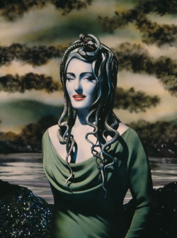 PIERRE ET GILLES - Pierre Commoy (1950) et Gilles Blanchard (1953), Méduse (Modèle : Zuleika Ponsen), 1990, photographie peinte - pièce unique, 80 x 60,1 cm. Collection Emmanuelle et Jérôme de Noirmont. © Pierre et Gilles PIERRE ET GILLES - Pierre Commoy (1950) et Gilles Blanchard (1953), Méduse (Modèle : Zuleika Ponsen), 1990, photographie peinte - pièce unique, 80 x 60,1 cm. Collection Emmanuelle et Jérôme de Noirmont. © Pierre et Gilles