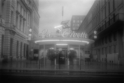 Bernard PLOSSU (1945), Sans titre, mars 2014, photographie argentique. Le Havre. © Bernard Plossu