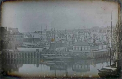 Hippolyte FIZEAU, Le Havre, vue du bassin du Roi, depuis l’hôtel du Brésil, été 1840, daguerréotype, 10,2 x 15,6 cm. Le Havre Bibliothèque Municipale