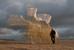 Bête de plage de Theo Jansen. © Loek van der Klis Bête de plage de Theo Jansen. © Loek van der Klis